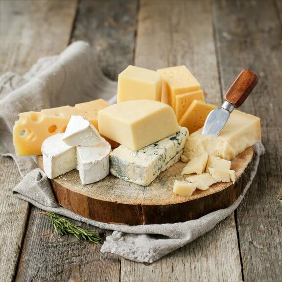 delicious-pieces-cheese (1)
